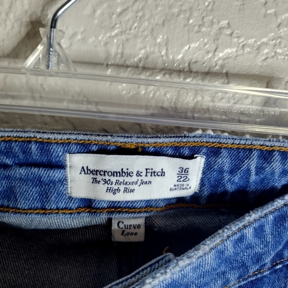 NWT Abercrombie & Fitch Curve Love High Rise 90s Relaxed Jean sz 22 - Picture 5 of 9
